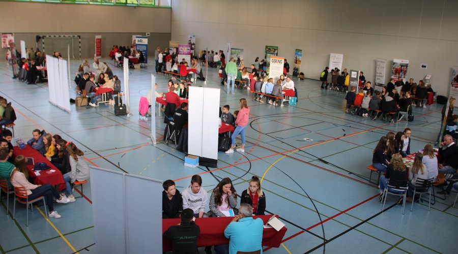 BOT Domschule 2019 Sporthalle